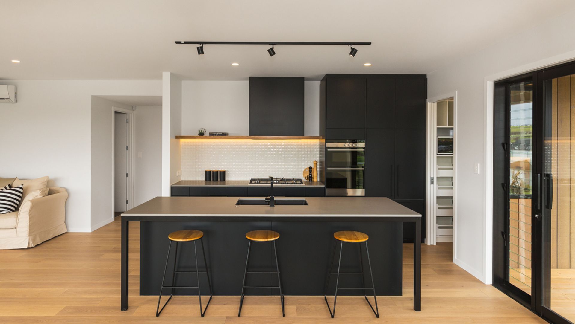 Colonial Drive banner