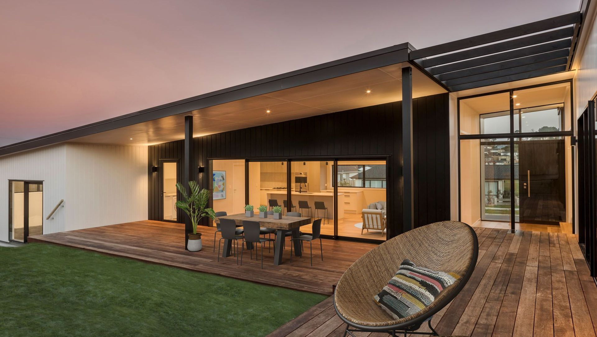 Colonial Drive banner