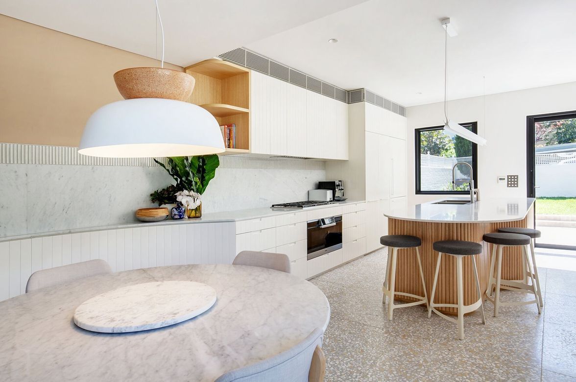 Contemporary Curves in Forest Lodge