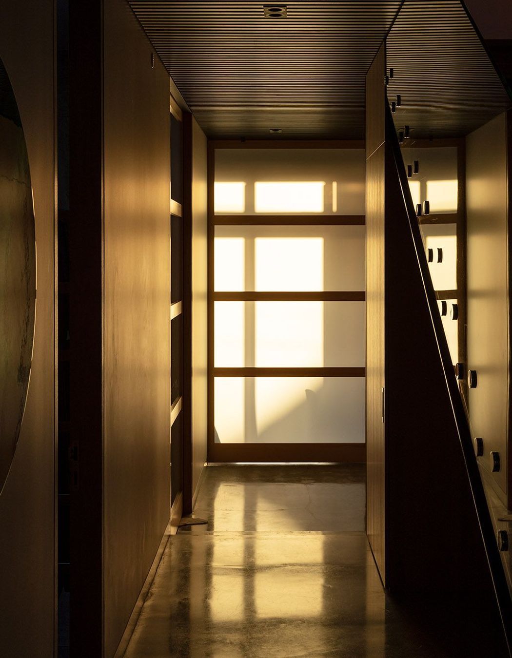 It is this building’s overt connections to the path of the sun that underscores its success and which allows for a series of beautiful and different experiences of light between dawn and dusk.