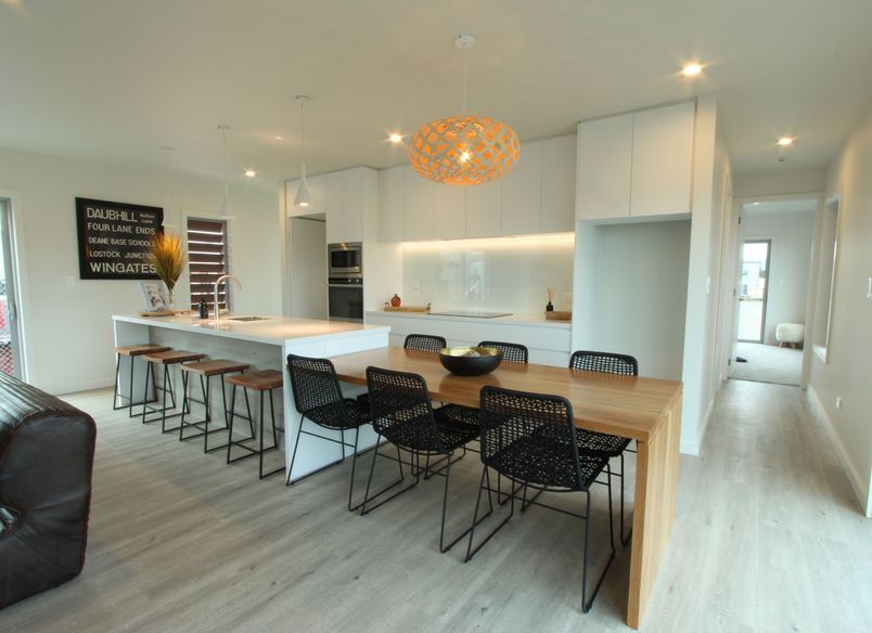 Coromandel Elevate Box 131