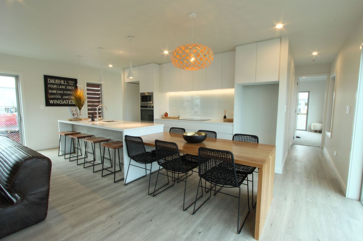 Coromandel Elevate Box 131