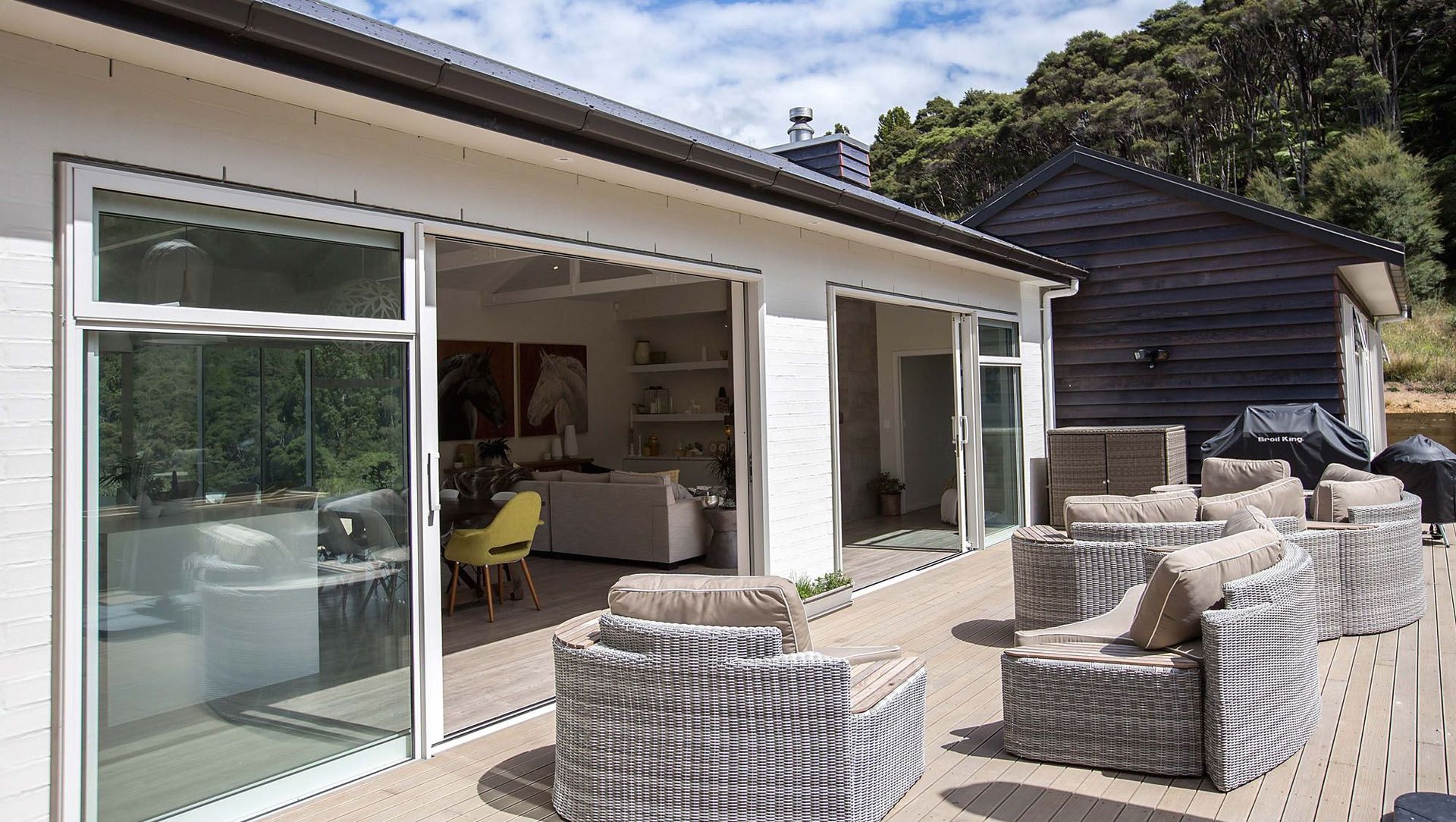 Coulter Road Home banner