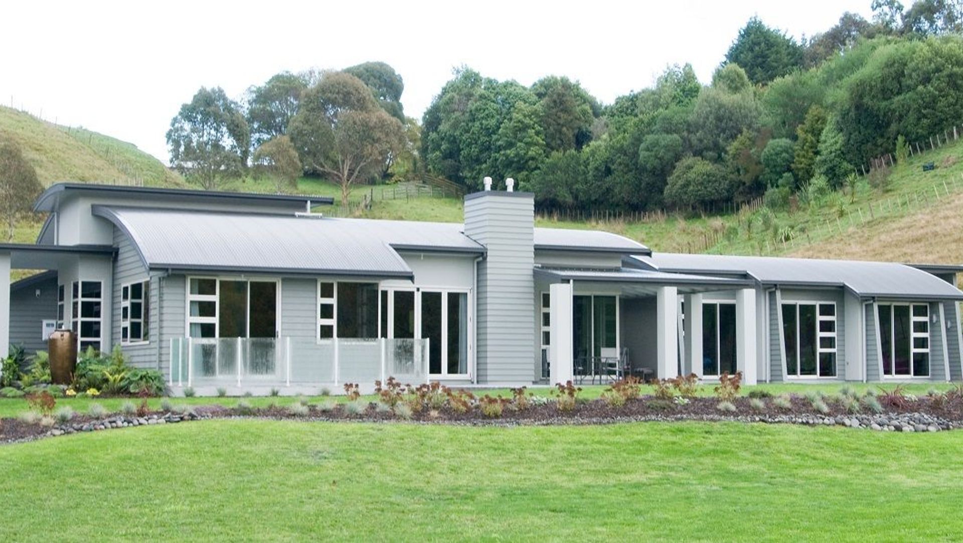 Curves in the Country banner