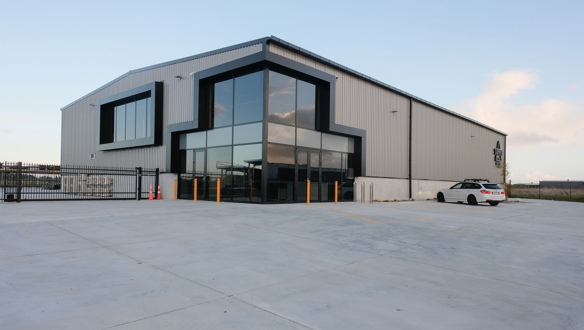 Summit Warehouse banner