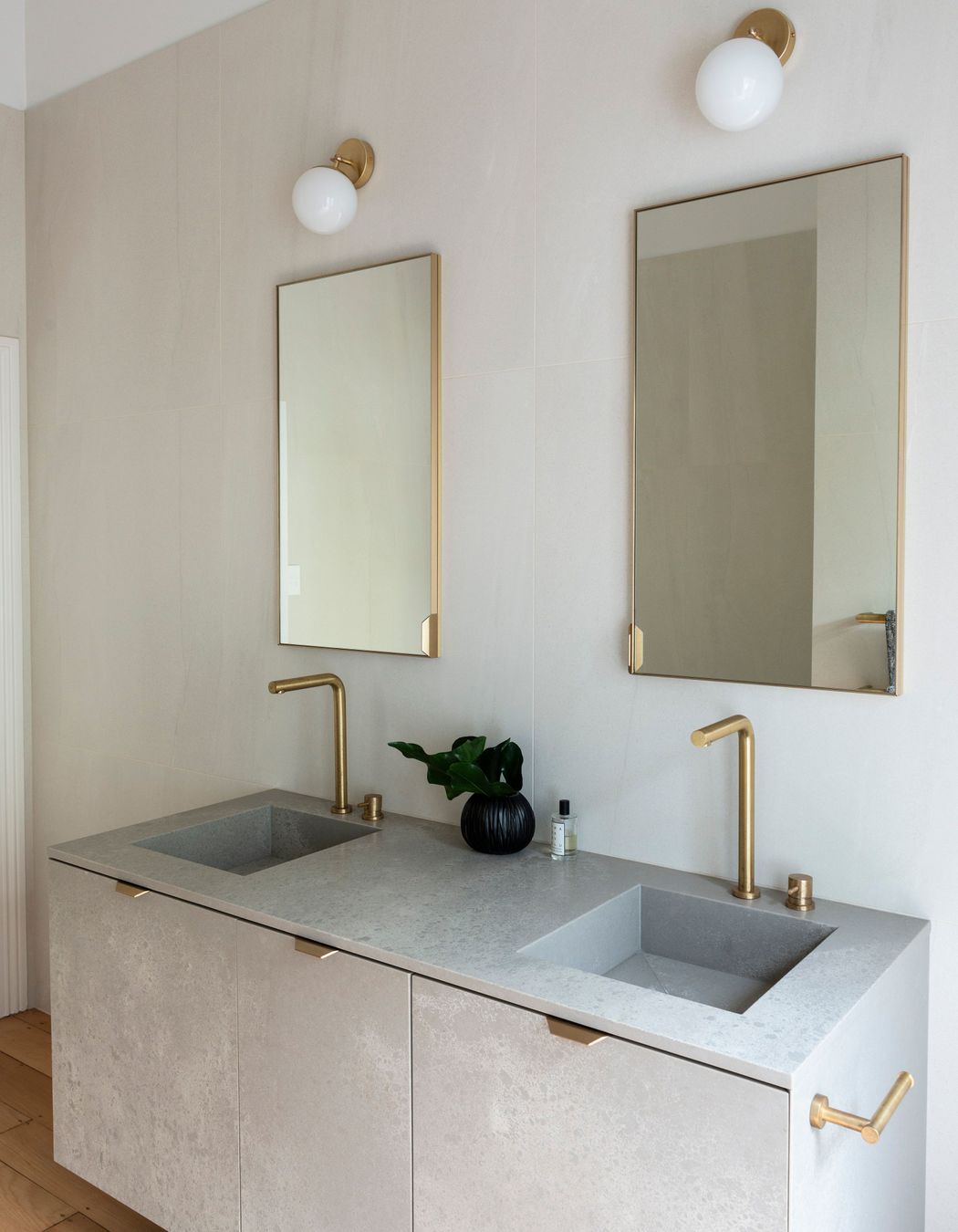 Photographer: Helen Bankers