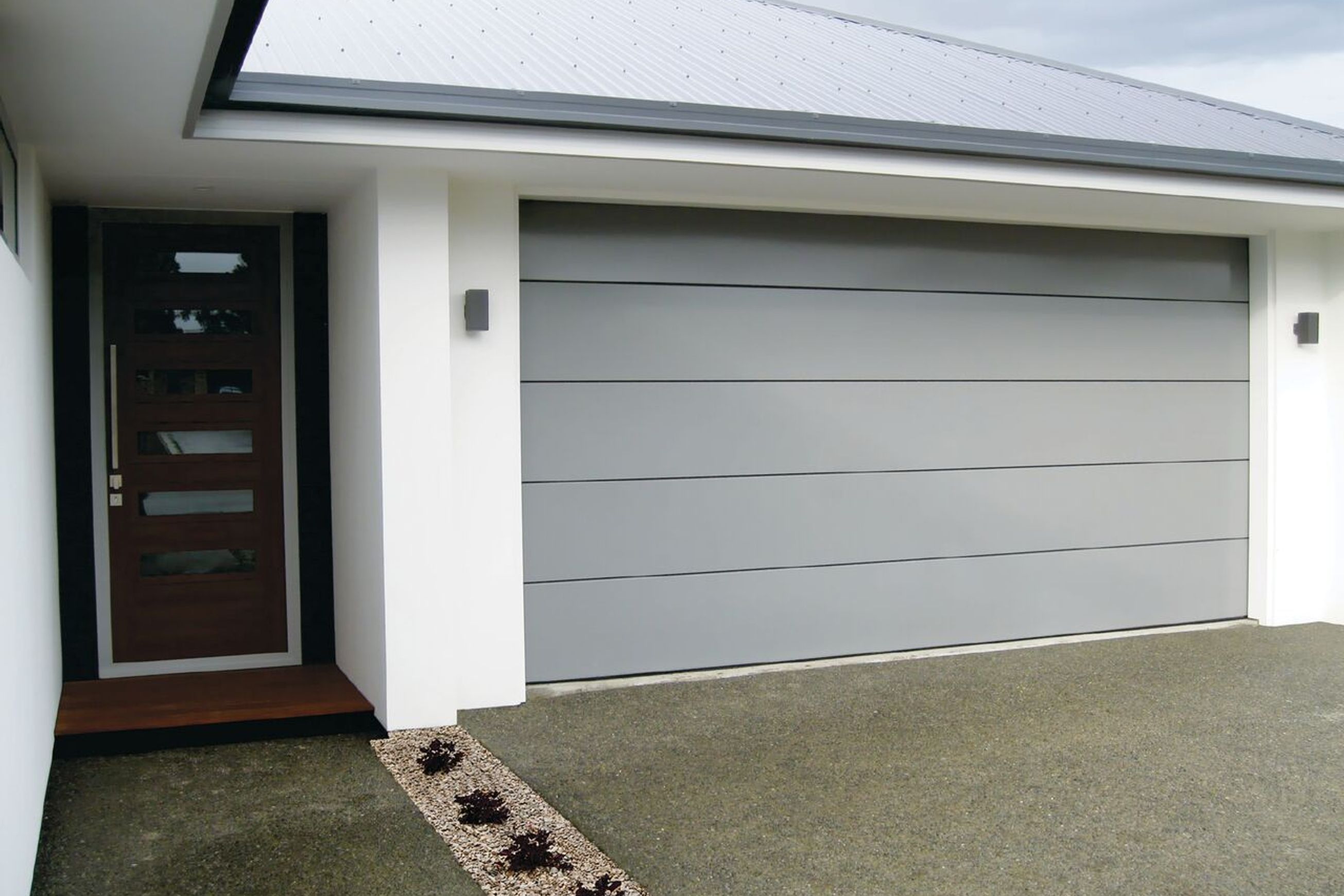 Dominator Nevada Garage Doors