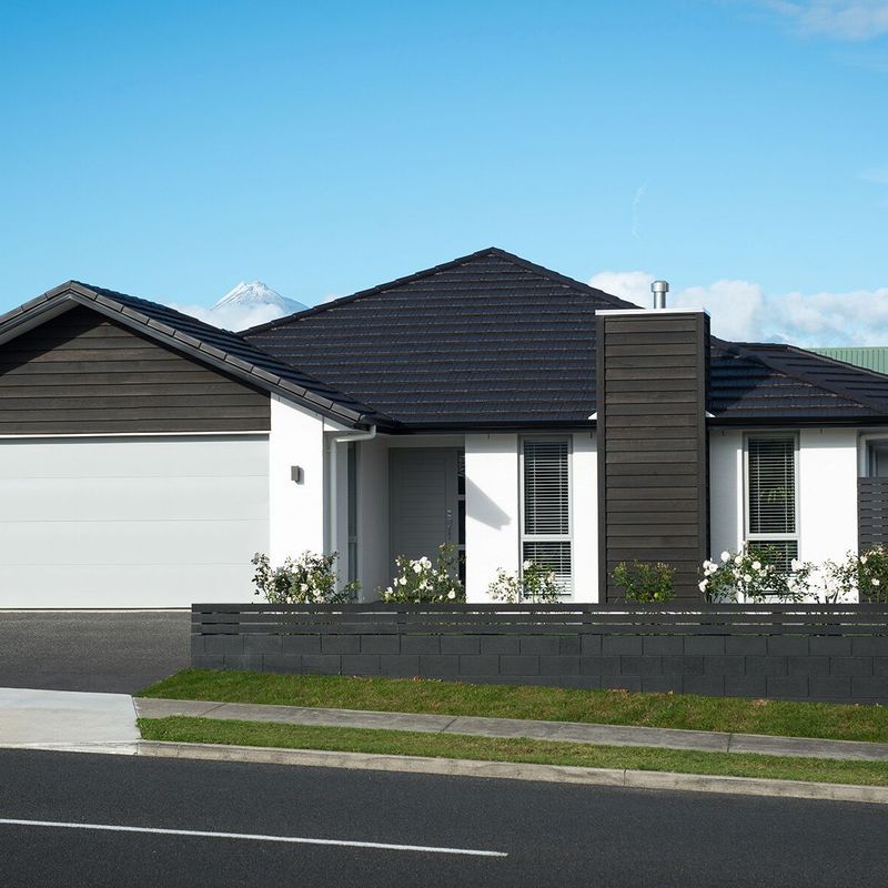 Dominator Valero Garage Doors