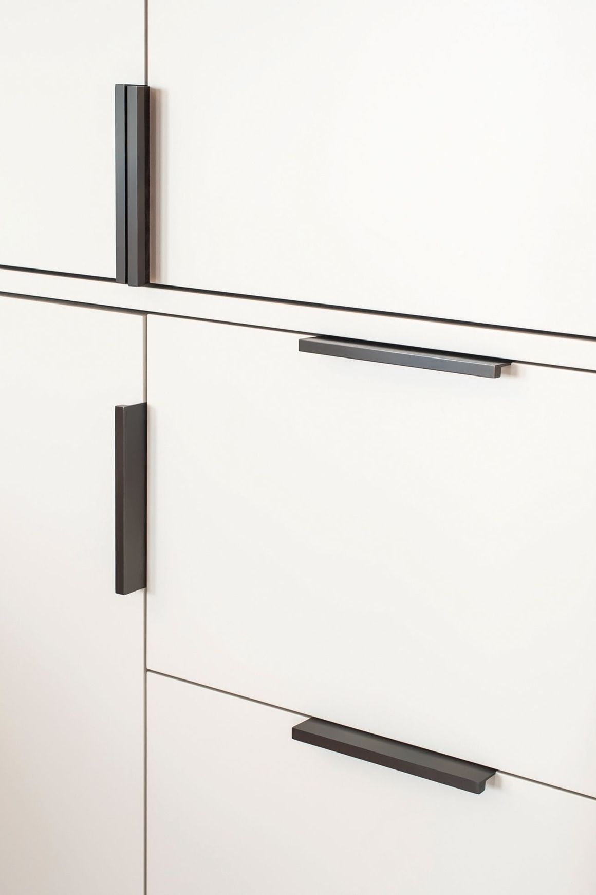 Joseph Giles Edge Pull Handle Collection