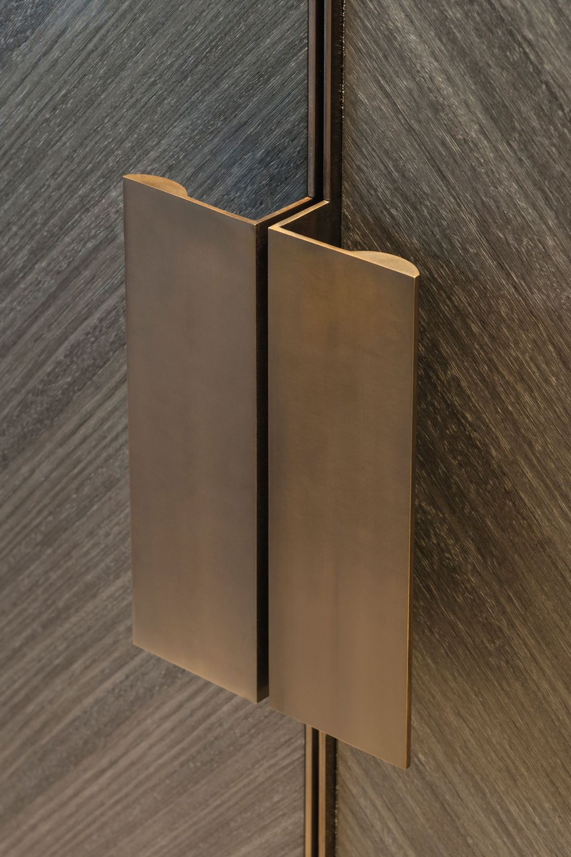 Joseph Giles Edge Pull Handle Collection