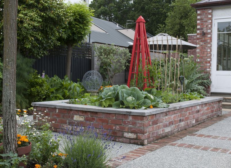 Edible Courtyard | Strowan