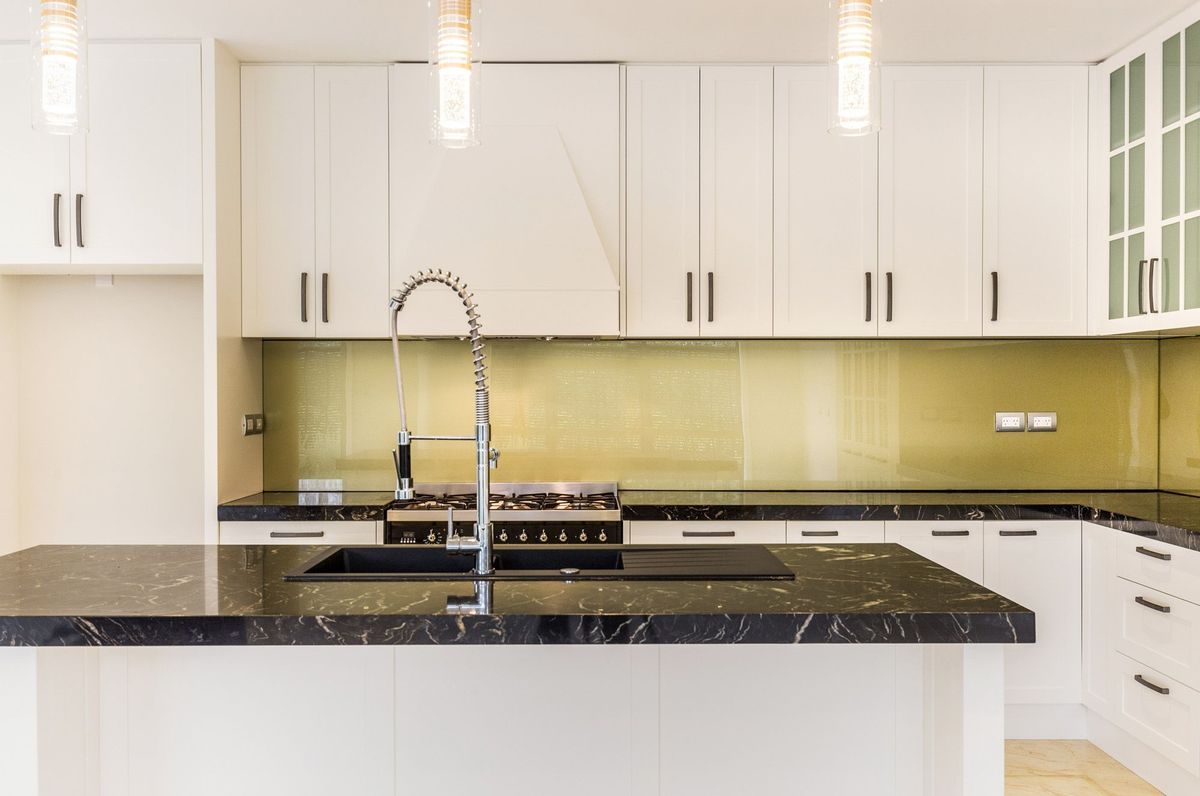 Epsom IV Kitchen