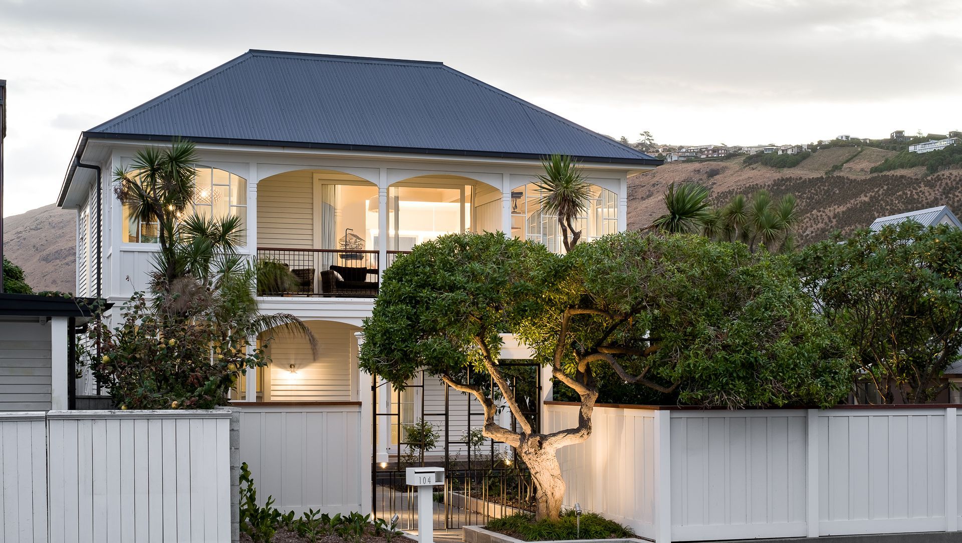 Esplanade House: an Arts-and-Crafts revival banner