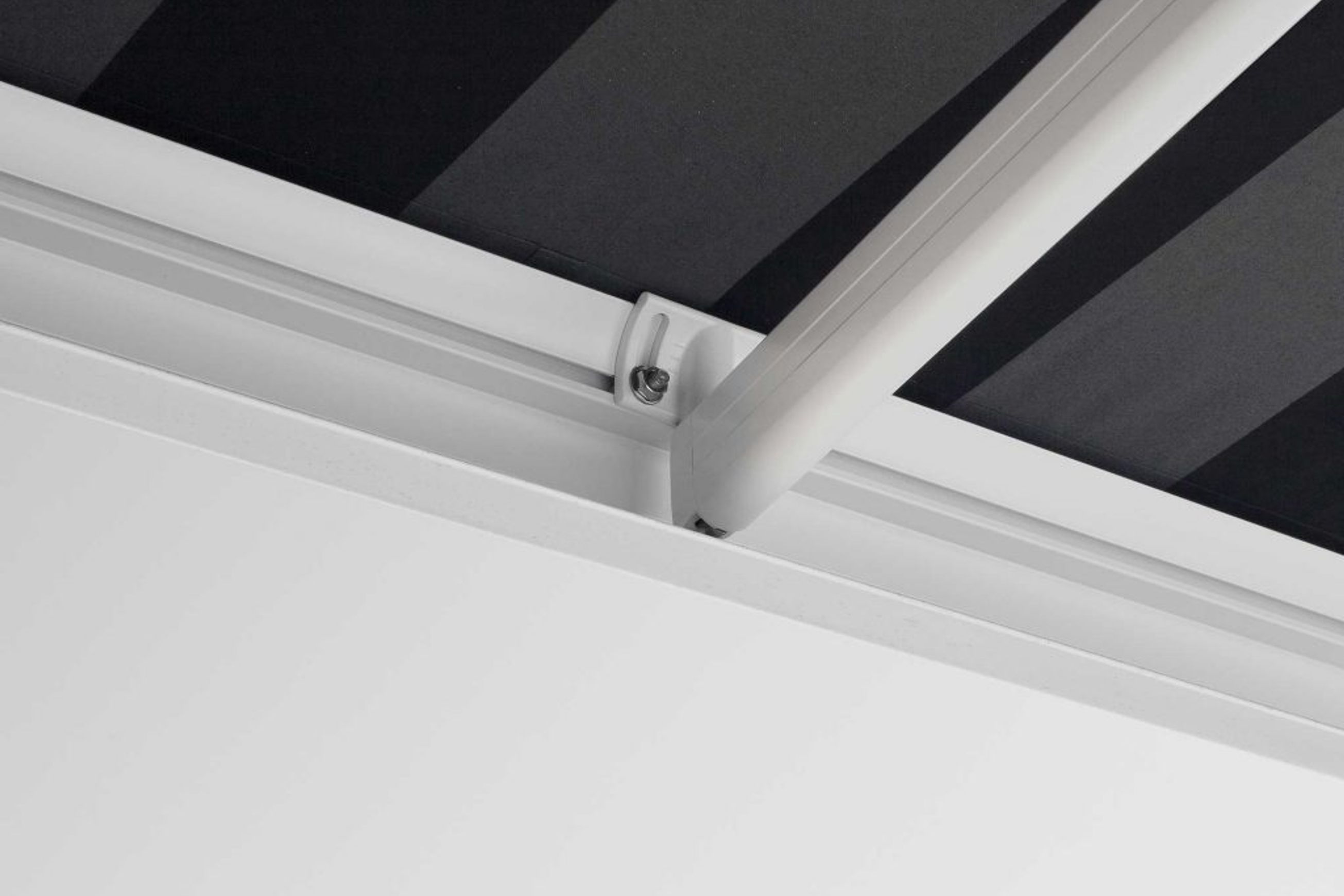 Fetuna Cassette Awning
