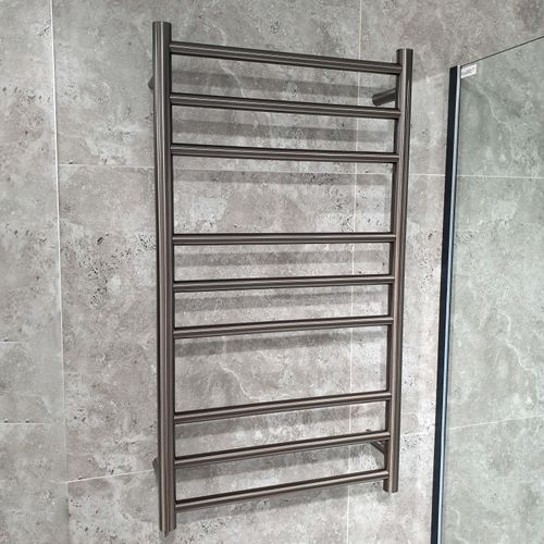 Code 12-Volt Round Heated Towel Ladders