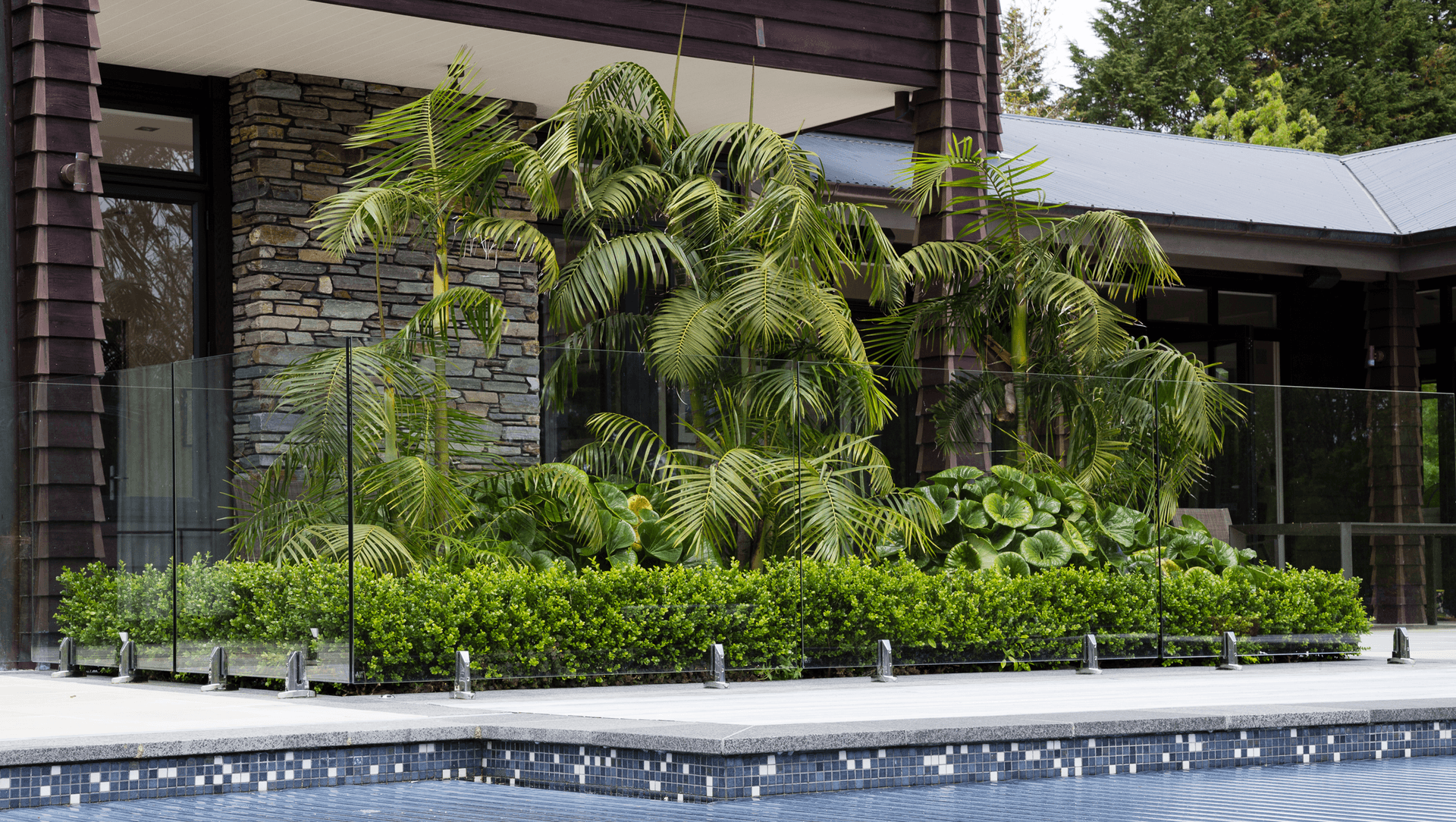 Glenmore Road banner