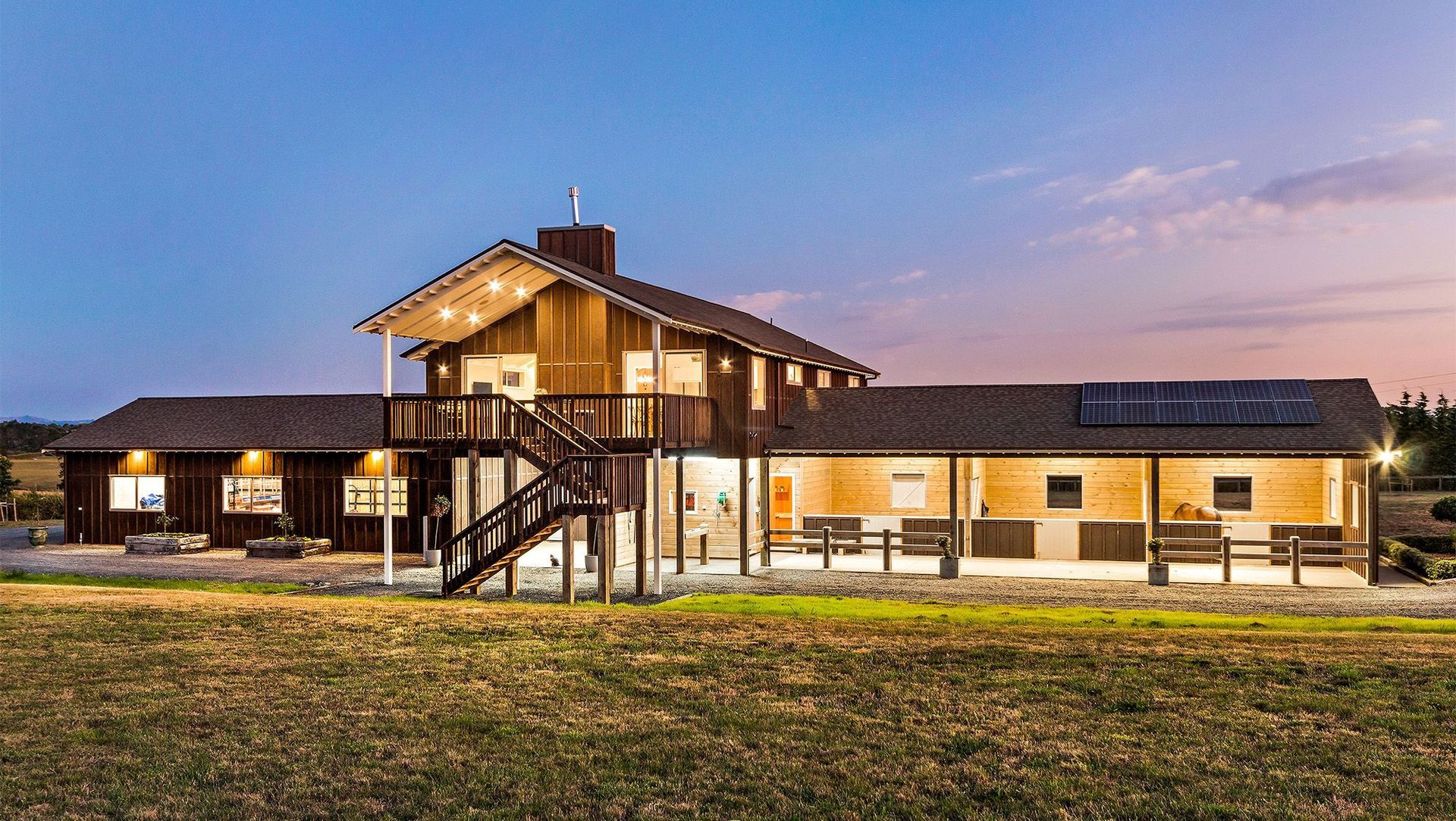 Waiau Pa Harrison Lane Show barn banner