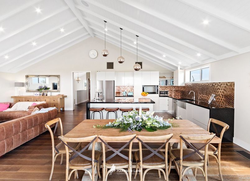 Waiau Pa Harrison Lane Show barn