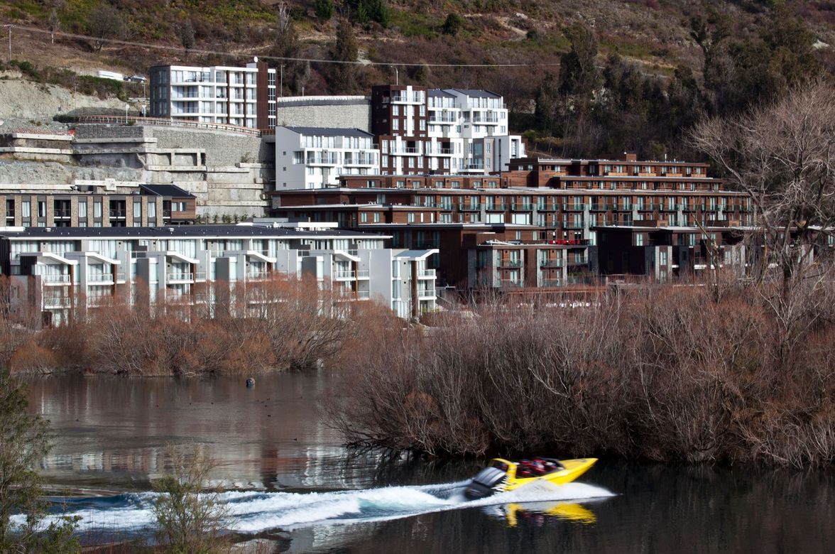 Hilton Hotel, Queenstown | Peddle Thorp Architects