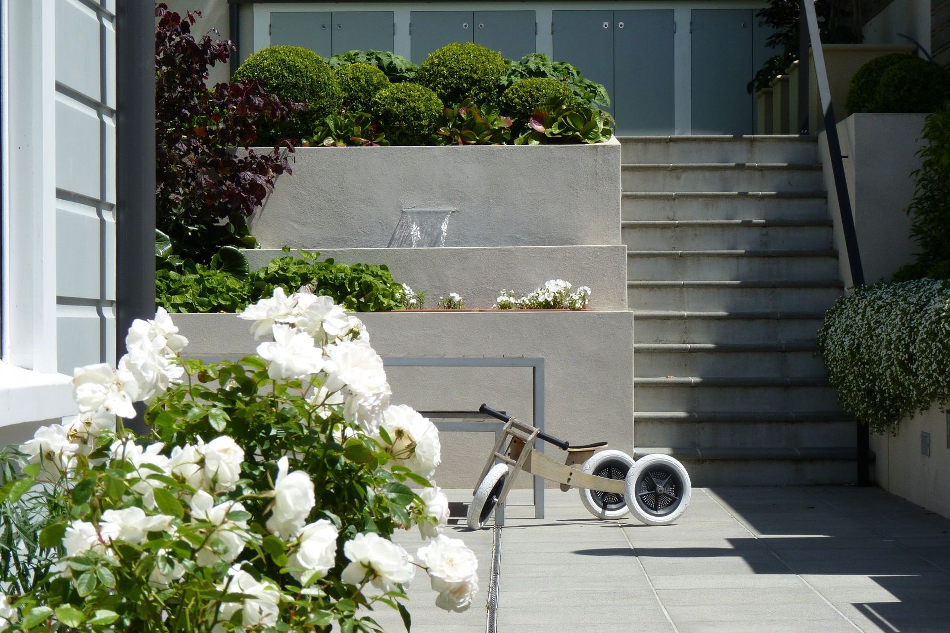 A view from the side to the terraced back garden