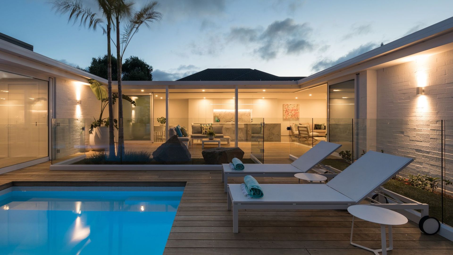 Hollywood House - Takapuna banner