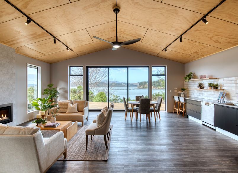 Home by the Sea, Governors Bay