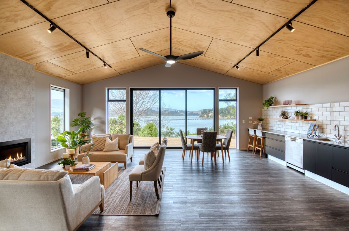 Home by the Sea, Governors Bay