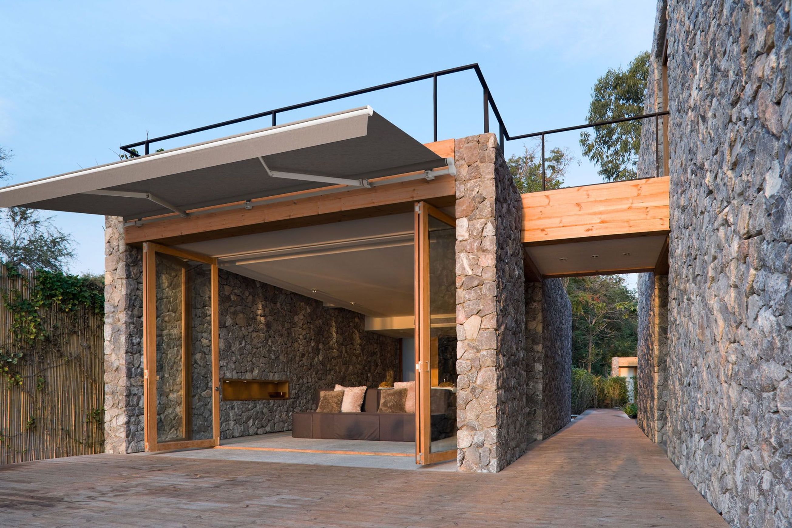 Horizon Monobloc Awning