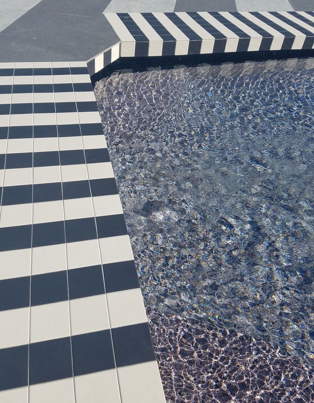 TOPCER TESSELLATED TILES in Black / White