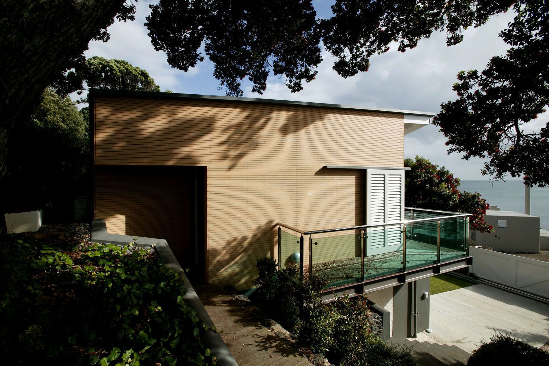 Guest House at waters edge