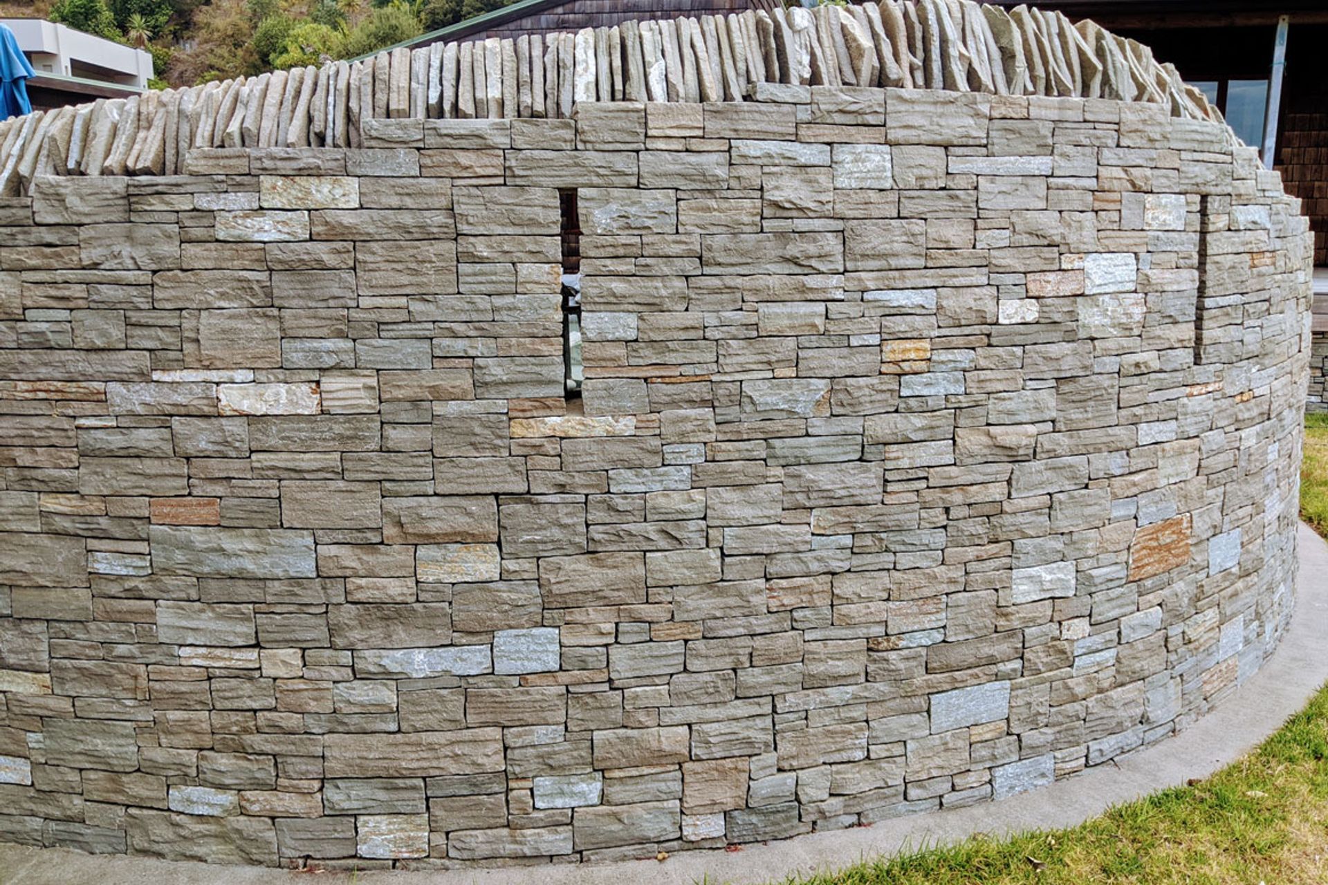 Curved feature wall