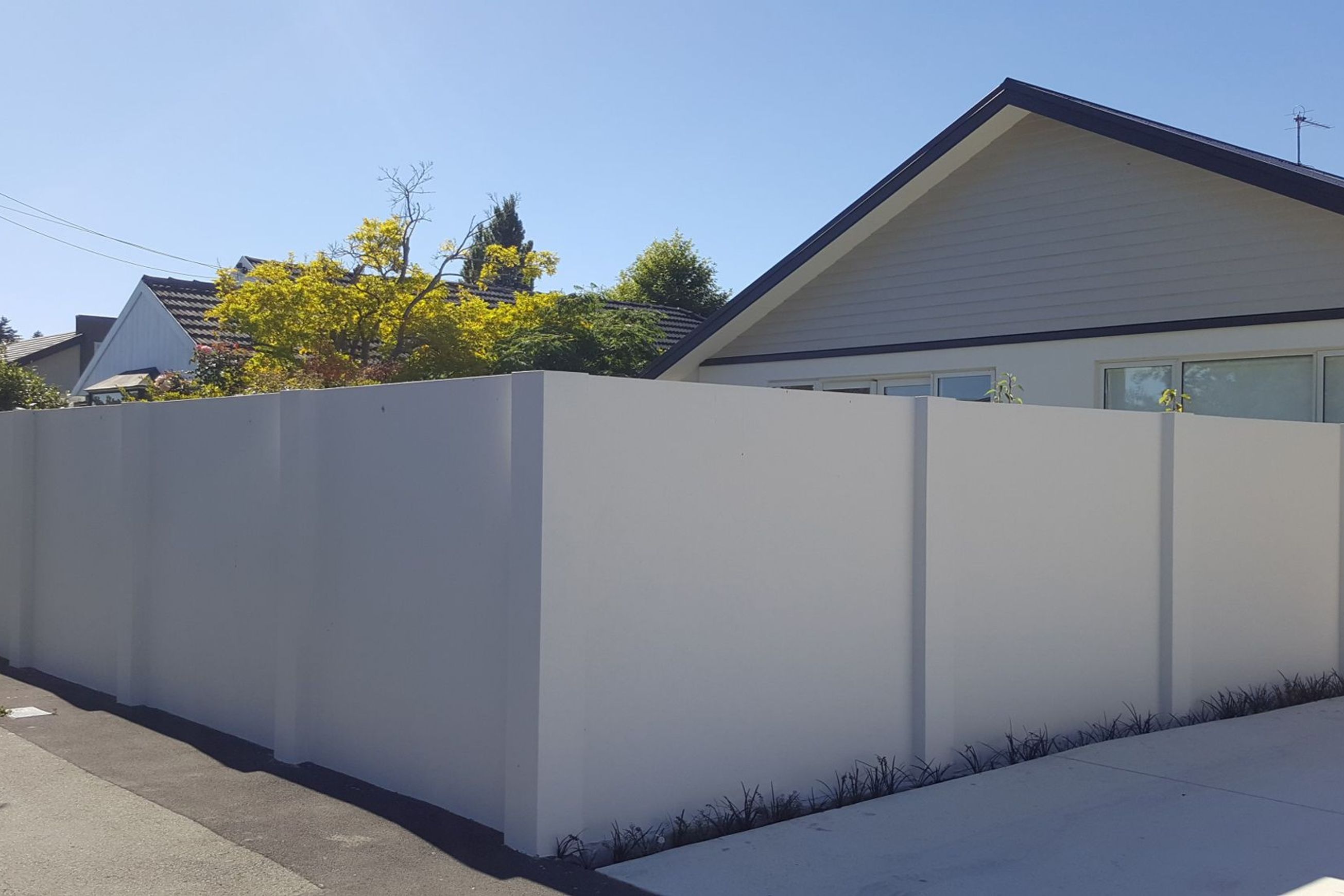INTEGRA Lightweight Concrete Fencing System