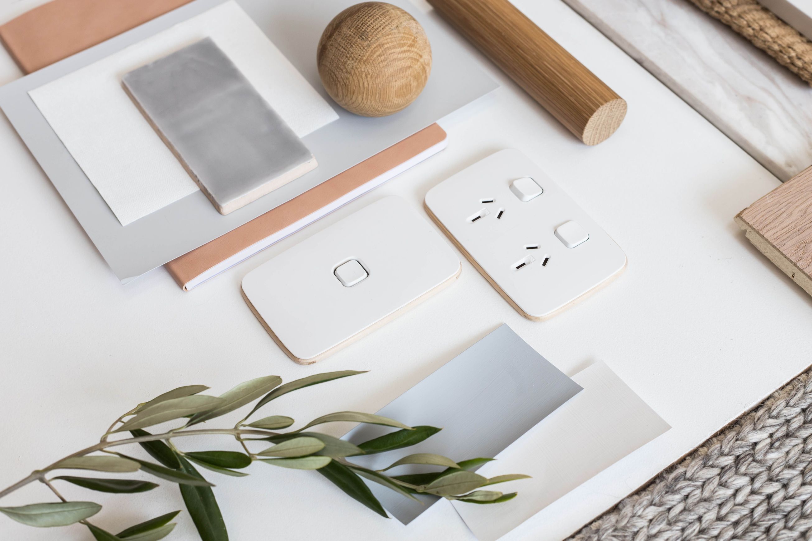 Iconic Essence | Switches & Power Points