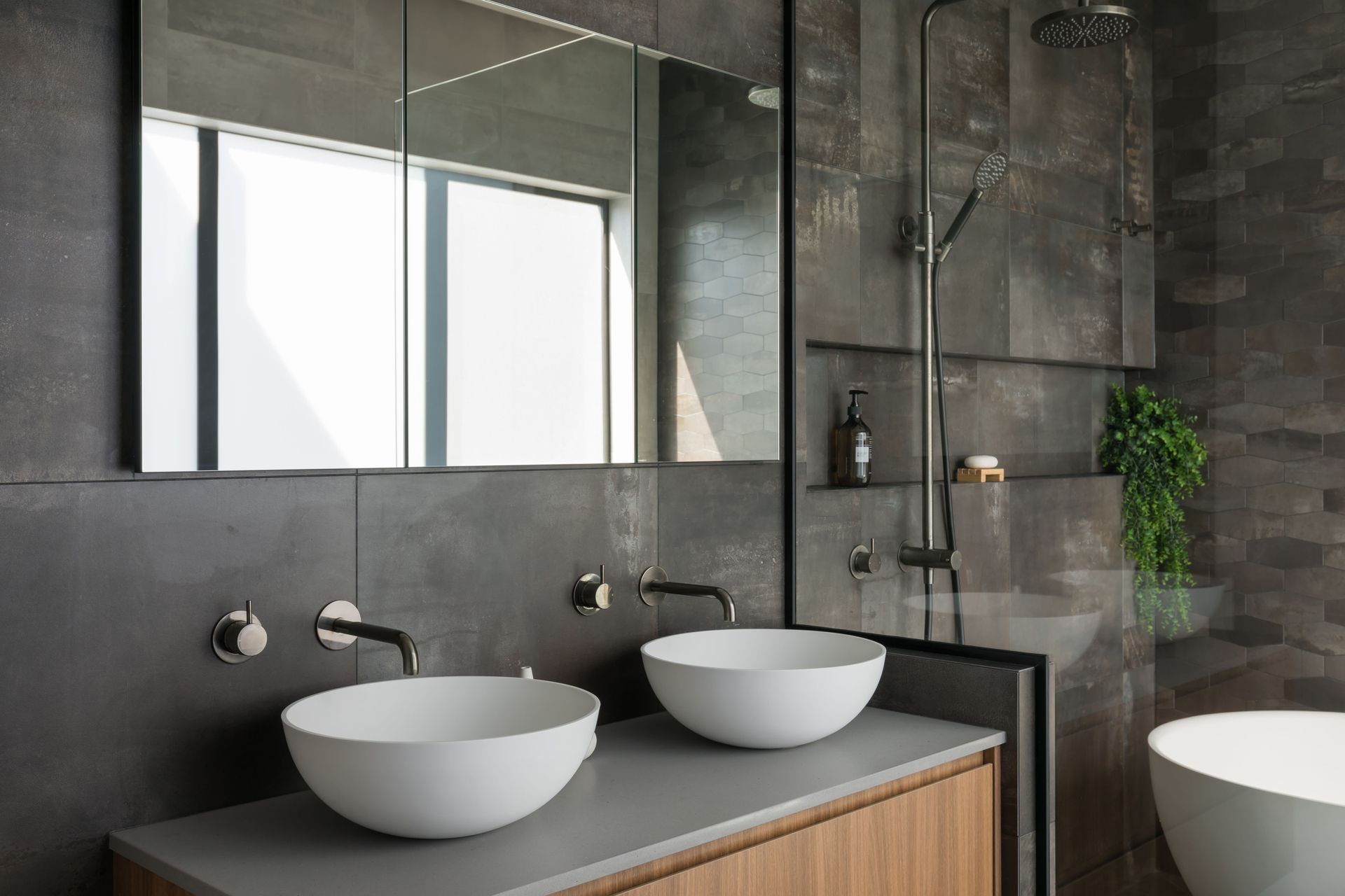 Ensuite Bathroom - wall mounted tapware and recessed mirror cabinet