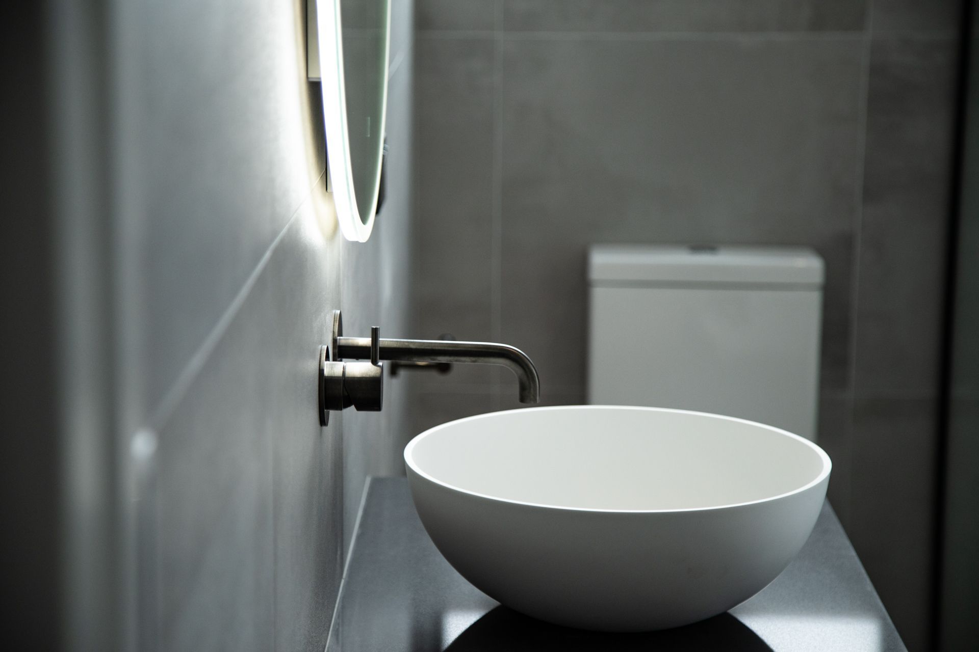 Middle Bathroom.- Tapware in side profile
