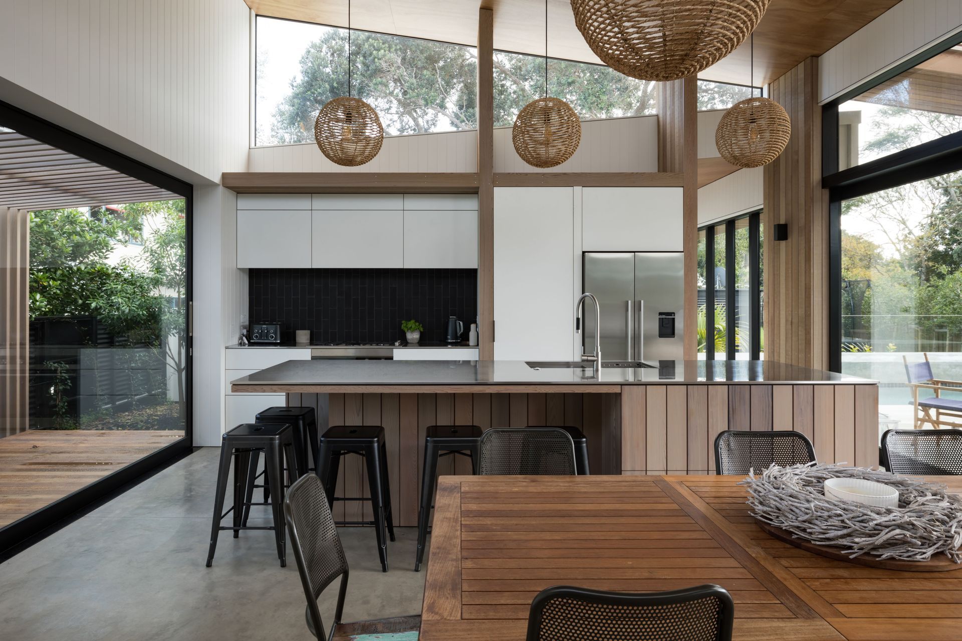 197 Kitchen Mixer w/ Pull Out Hose