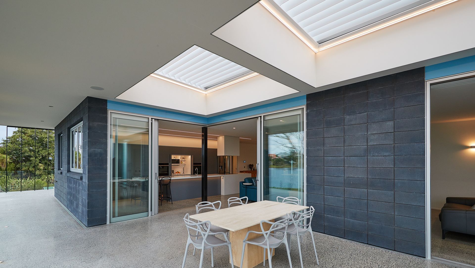 Lake Residence banner