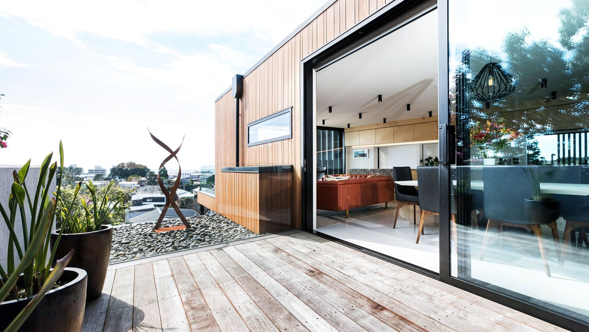 Leuthart House banner