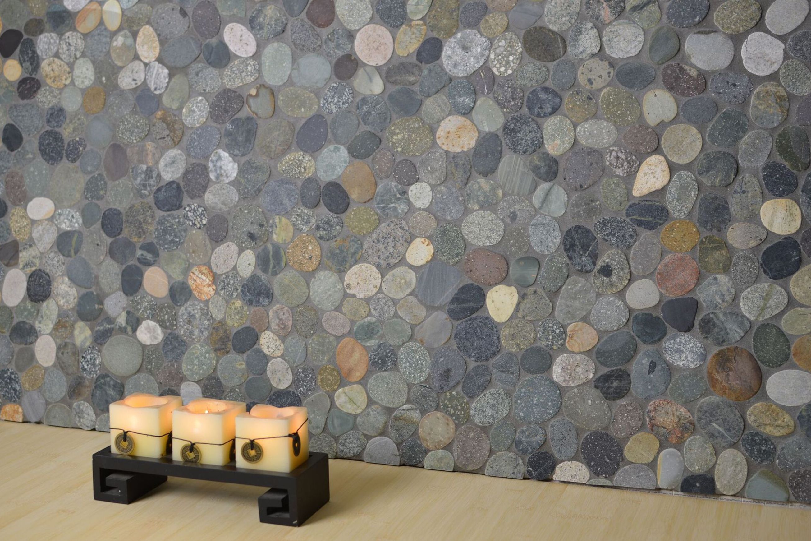 Level Pebble Tile
