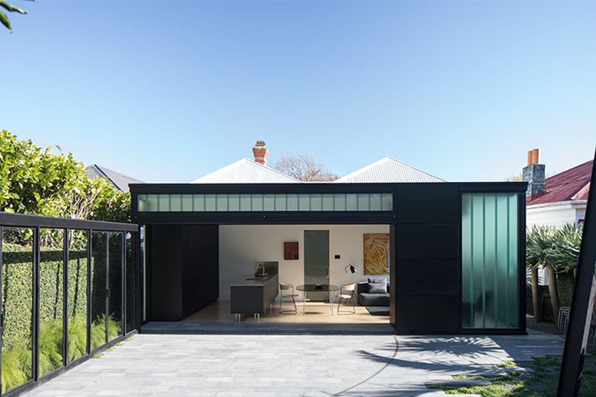 The Lightbox project involved the removal of an existing lean-to living space at the back of a traditional Ponsonby villa.