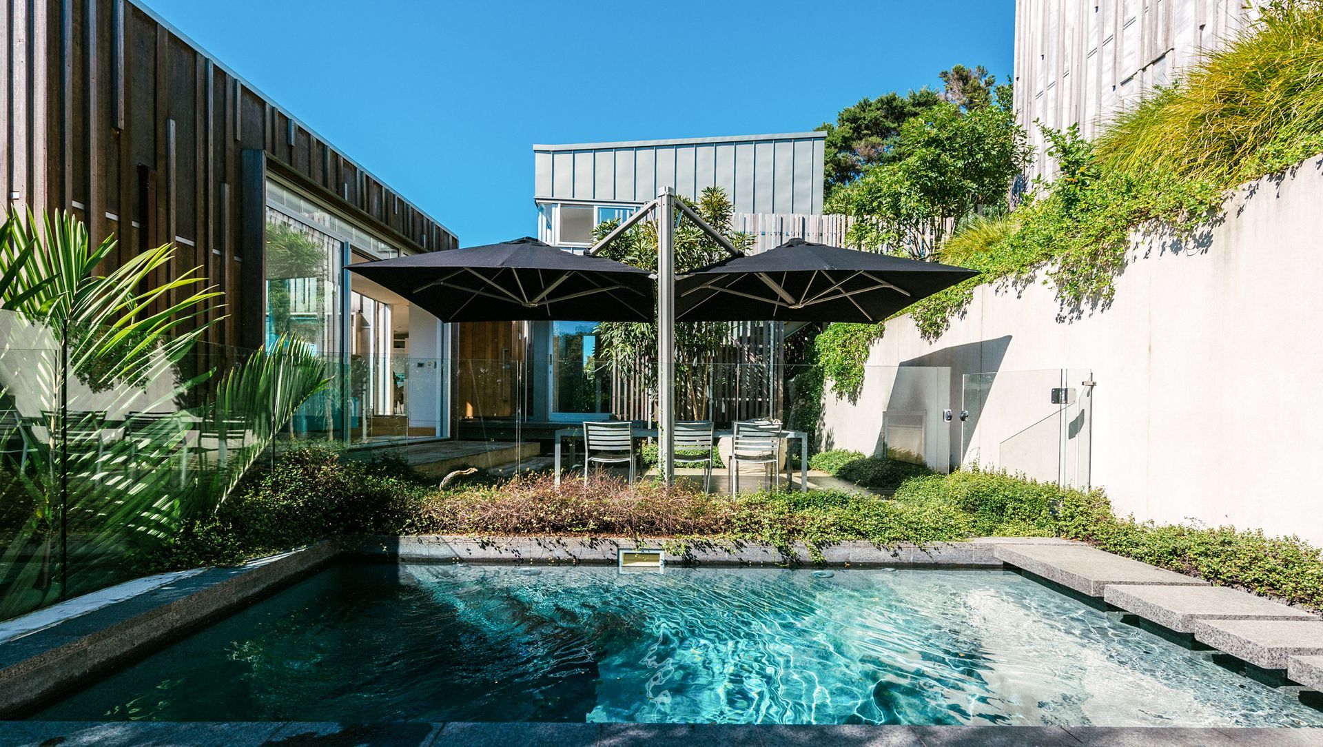 Little Oneroa House banner