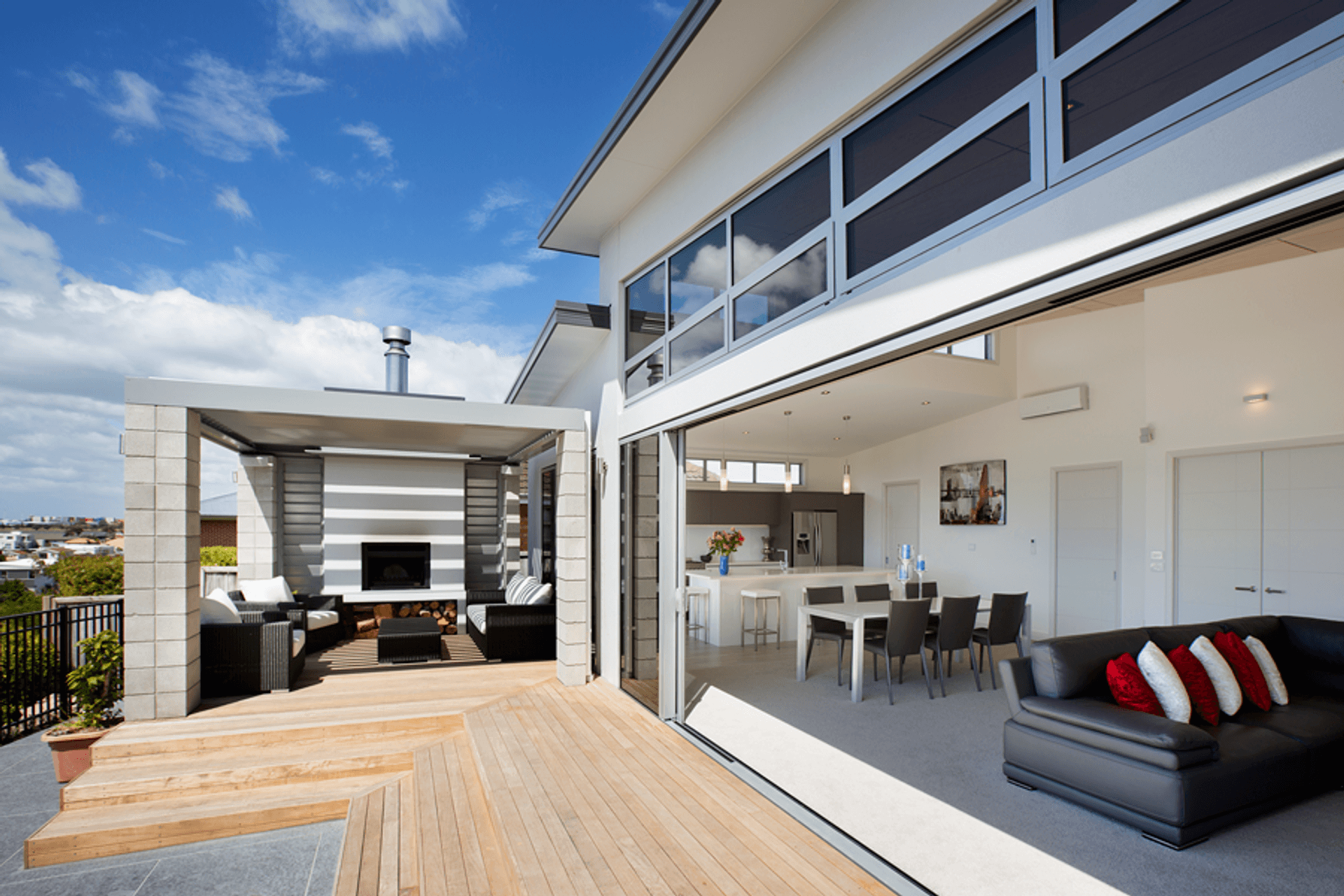 Built on the edge of the Ngatai Road Ridge line this homes foundations are over five metres deep.