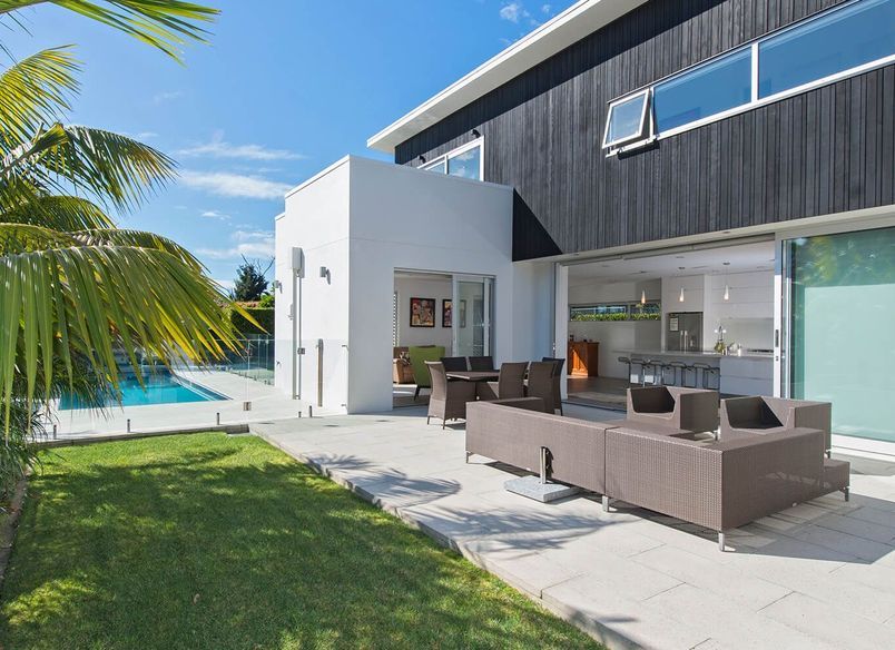 Long Drive, Mission Bay