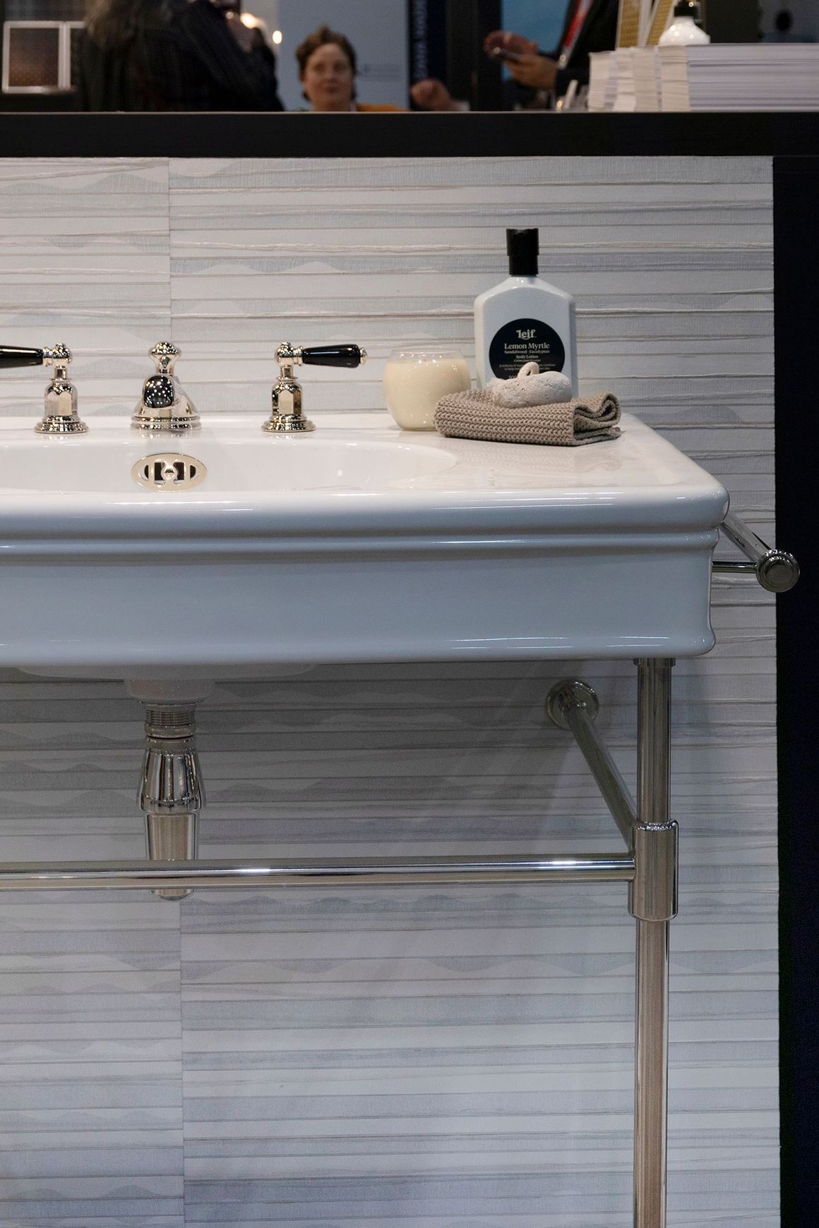 Lonsdale 860mm Basin on Metal Basin Stand