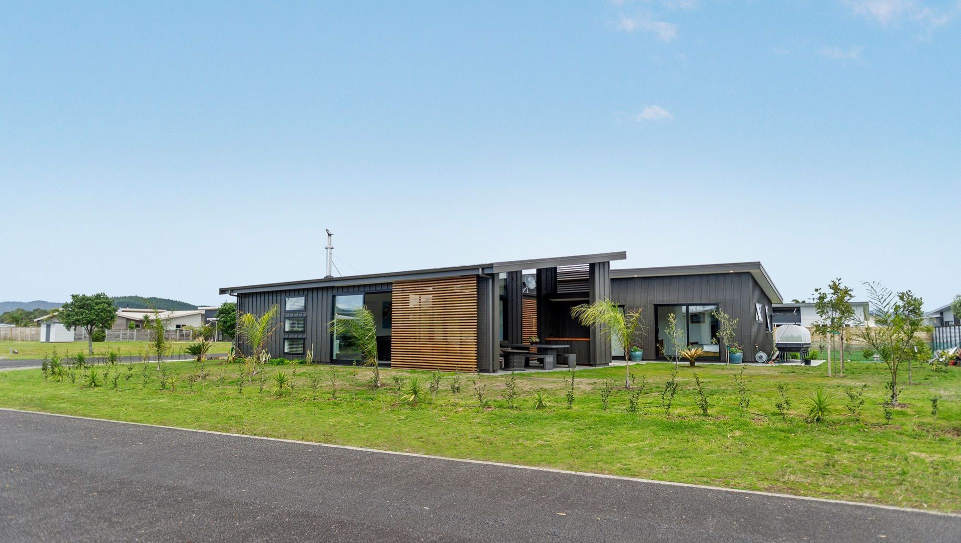 Lowes House - Matarangi Beach banner