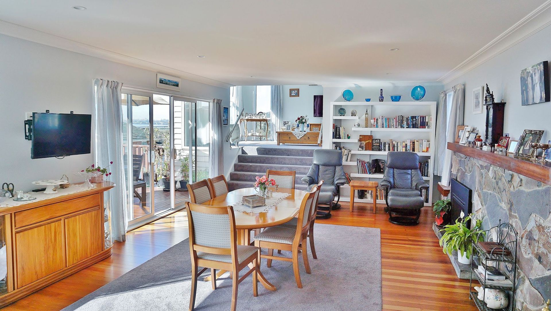 Lyndhurst Place banner