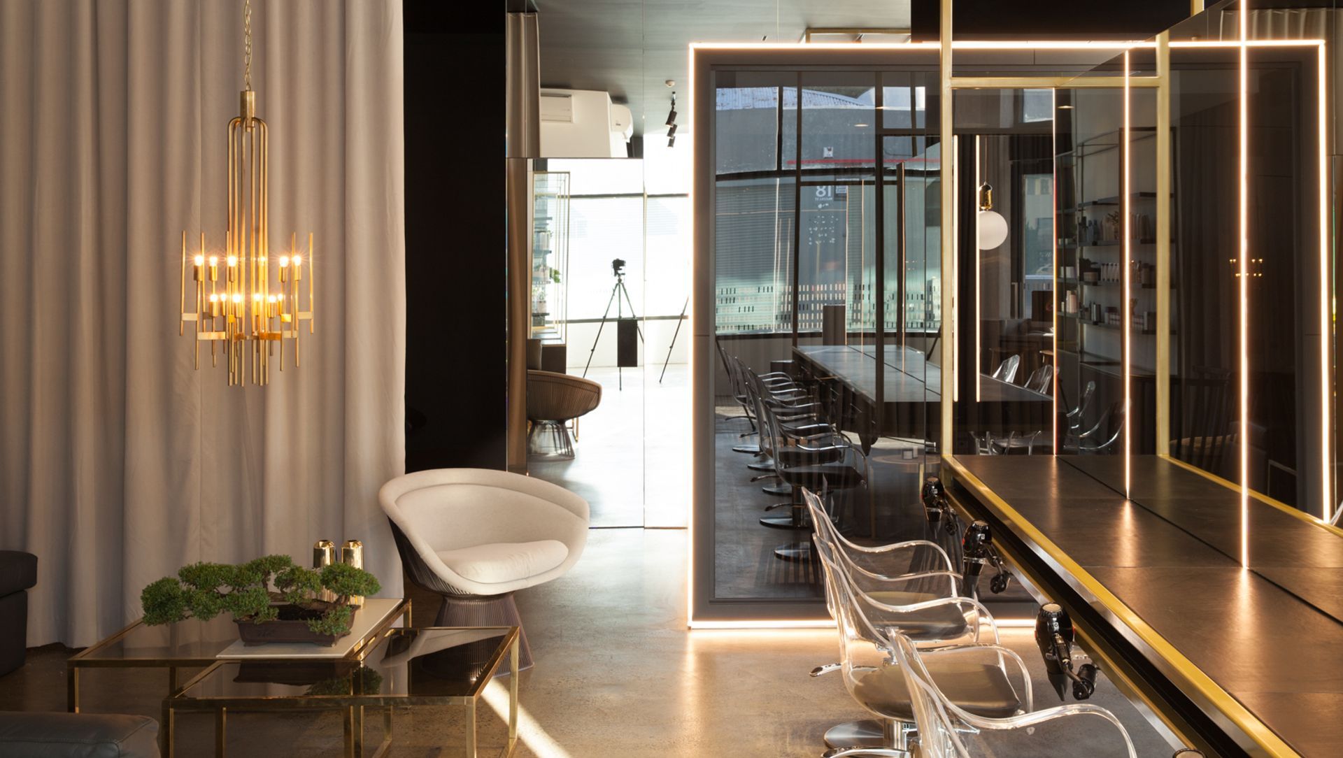 M11 Newmarket Salon banner