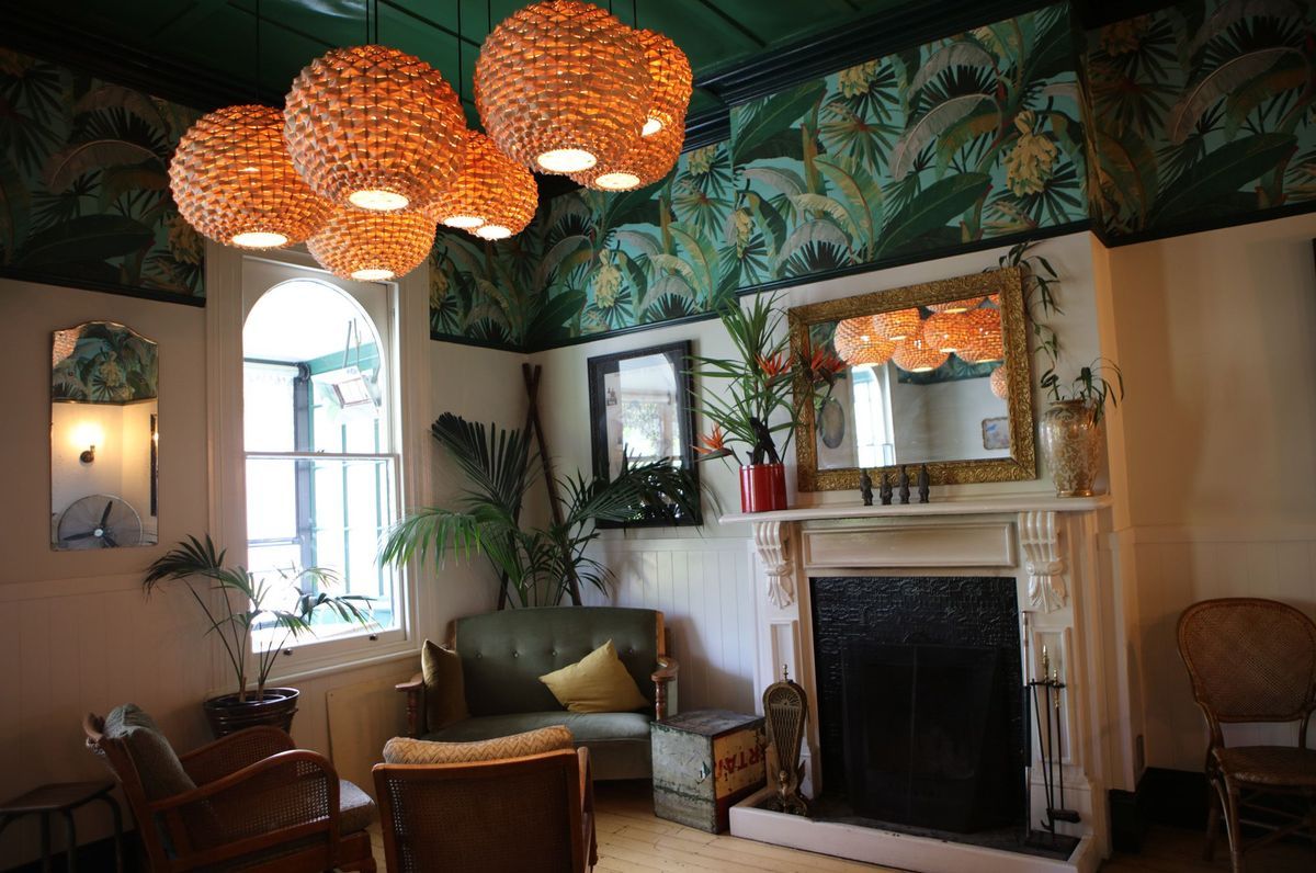 Madam Woo Parlour Bar – Queenstown