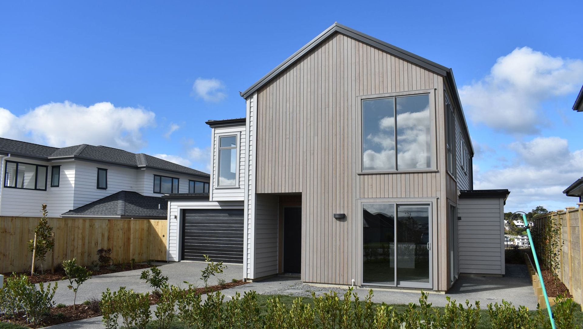 Manuel Road, Milwater banner