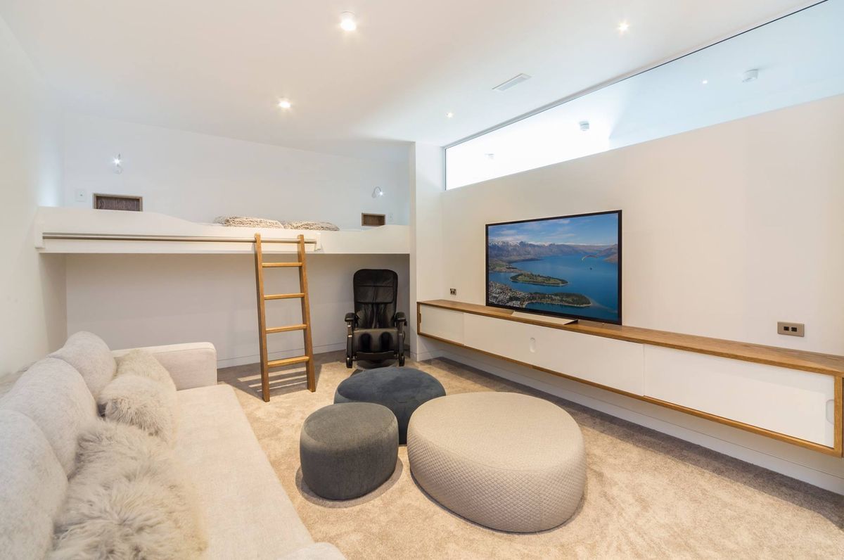 Olivers Ridge Home